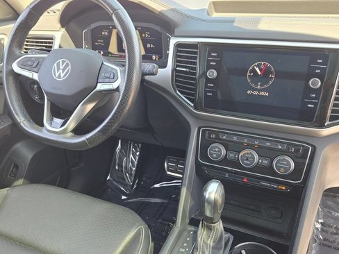 Used 2023 Volkswagen Atlas SEL R-Line AWD/4WD image 7