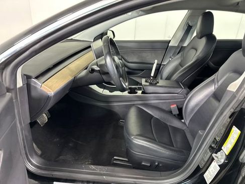 Used 2018 Tesla Model 3 Long Range image 11