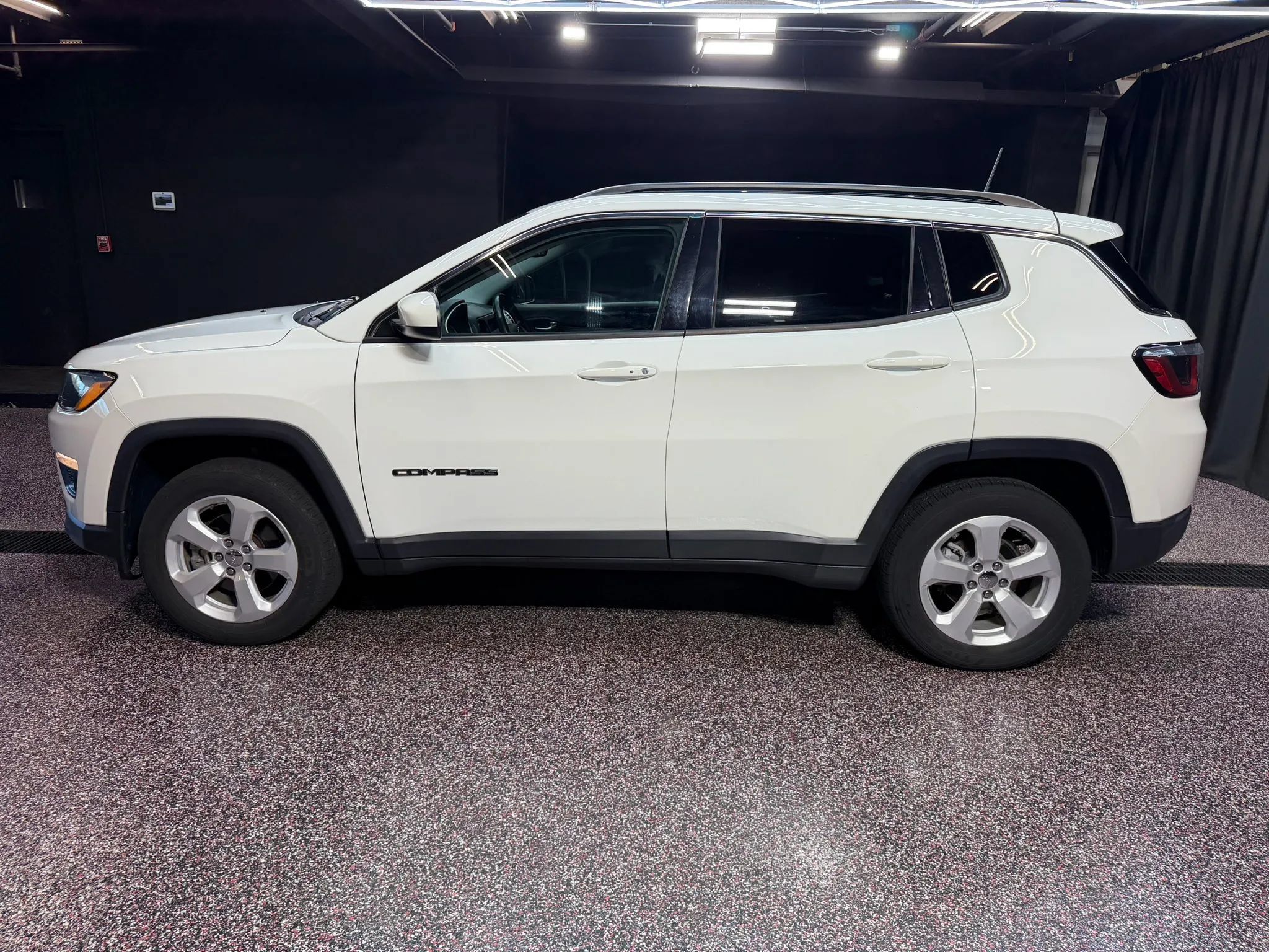 Used 2019 Jeep Compass Latitude w/ Cold Weather Group AWD/4WD image 4