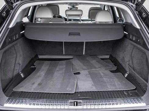 Used 2024 Audi Q8 e-tron Premium Plus w/ Premium Plus Package image 24