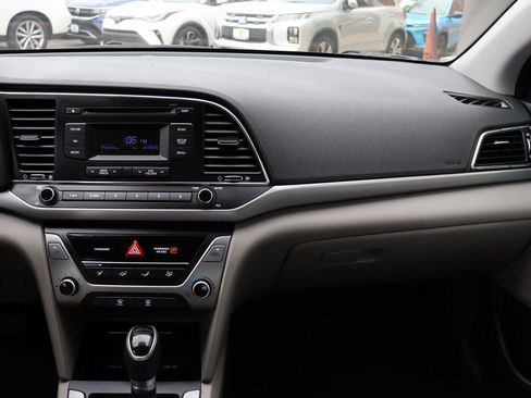 Used 2017 Hyundai Elantra SE FWD image 44