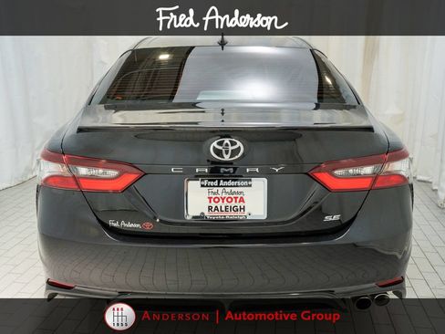 Used 2023 Toyota Camry SE FWD image 4