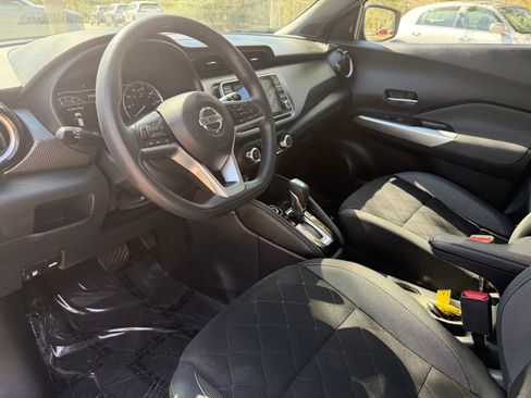 Used 2020 Nissan Kicks SV image 21