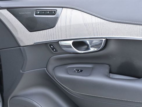 Used 2021 Volvo XC90 T6 Inscription w/ Protection Package Premier image 17