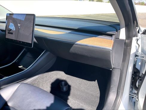 Used 2020 Tesla Model 3 Long Range image 16