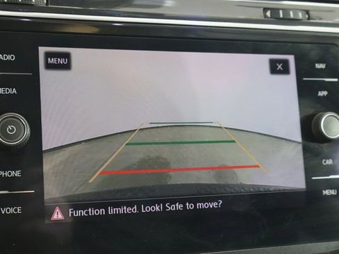 Used 2019 Volkswagen Tiguan SEL Premium image 37