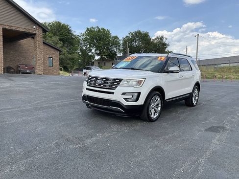 Used 2017 Ford Explorer Limited w/ Equipment Group 303A AWD/4WD image 22
