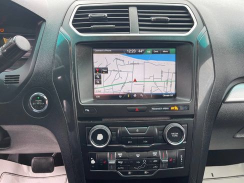 Used 2016 Ford Explorer XLT w/ Equipment Group 202A image 16