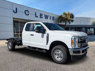 New 2025 Ford F350 XL w/ XL Chrome Package 360° Tour