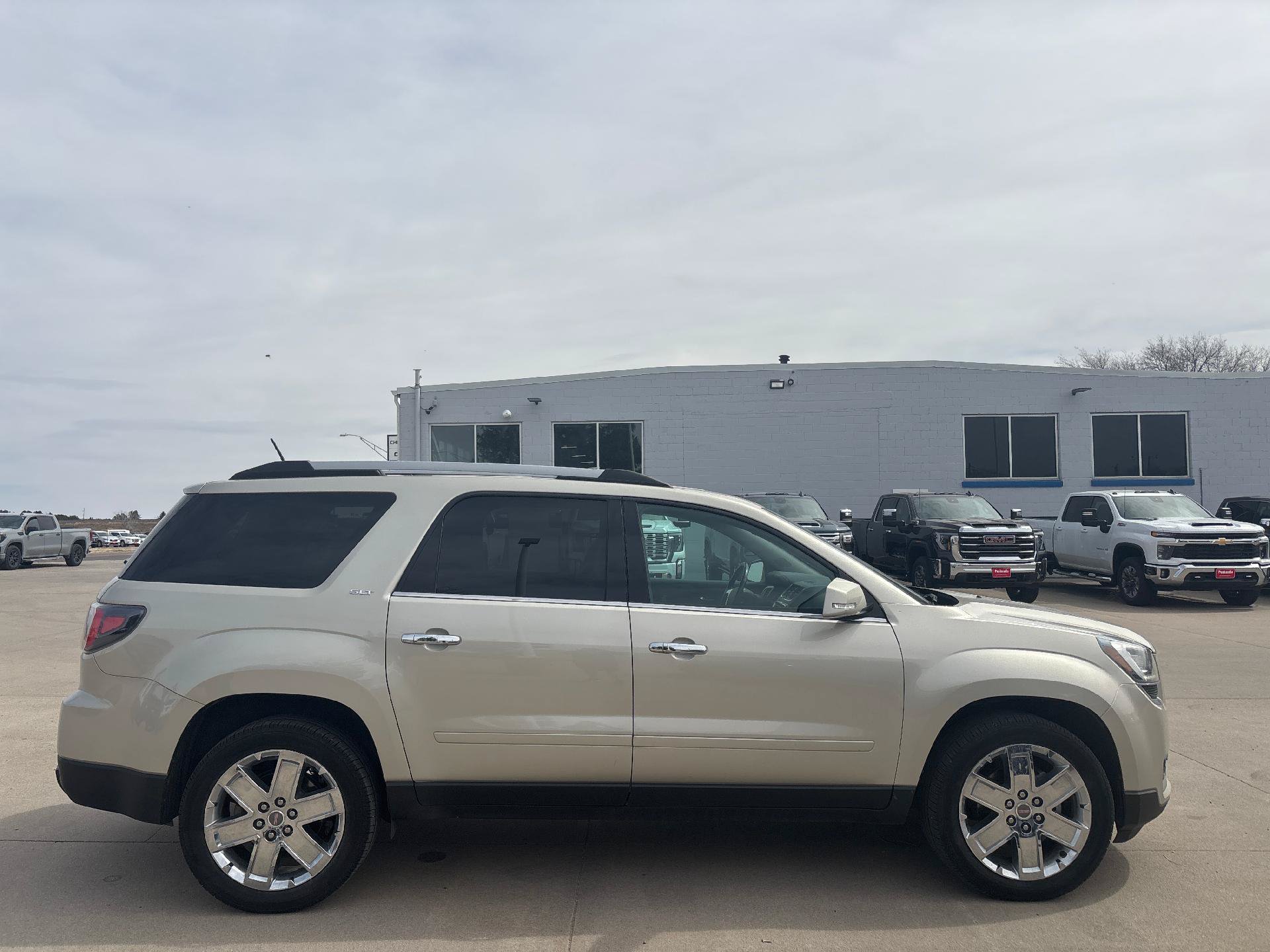 Used 2017 GMC Acadia Limited SLT AWD/4WD image 15