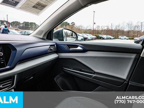 Used 2022 Volkswagen Taos SE image 45