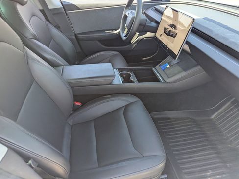 Used 2024 Tesla Model 3 Standard Range image 11