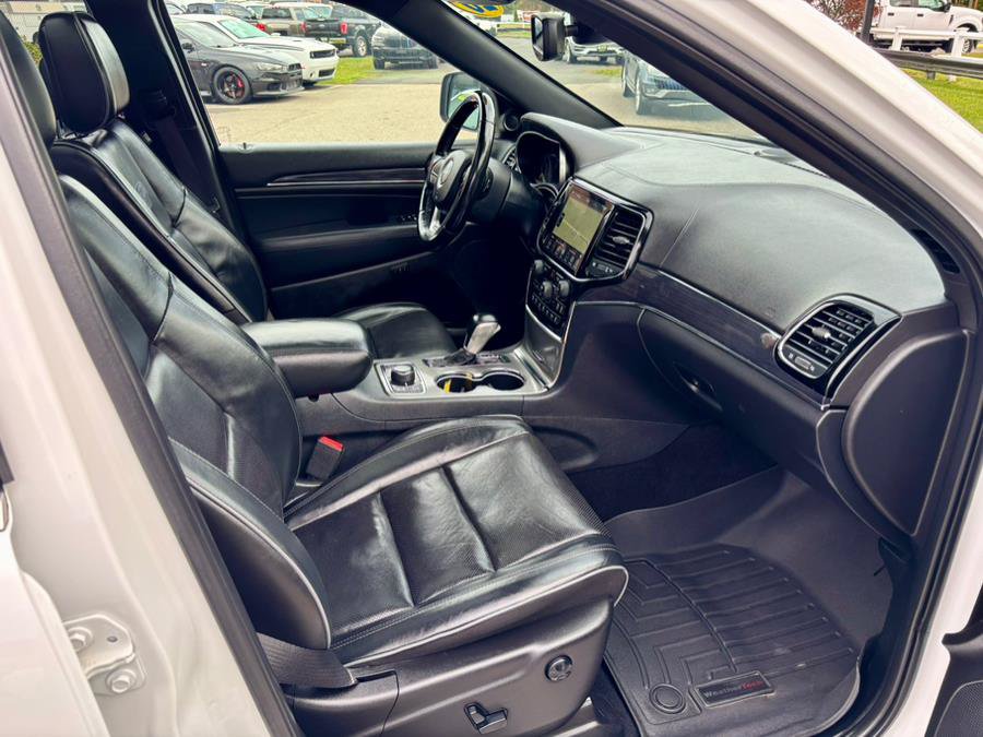 Used 2020 Jeep Grand Cherokee Overland AWD/4WD image 12