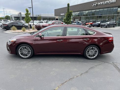 Used 2016 Toyota Avalon Limited FWD image 12