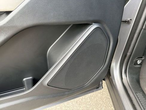 Used 2023 Ford Explorer XLT w/ Class IV Trailer Tow Package image 22