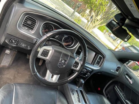 Used 2014 Dodge Charger R/T image 17