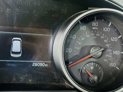 Used 2024 Kia Carnival LX image 19