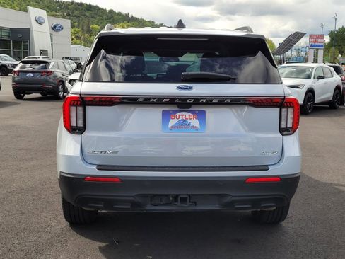 Used 2025 Ford Explorer Active image 6