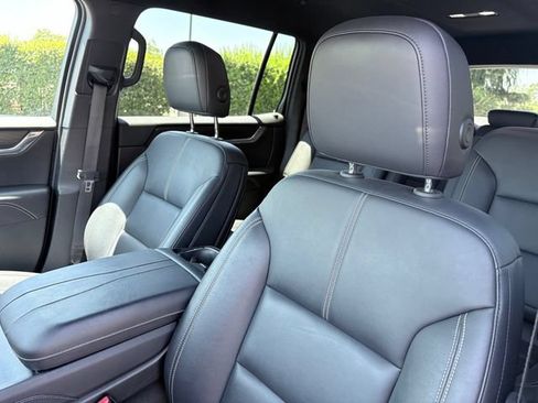 Used 2024 GMC Acadia Elevation AWD/4WD image 12