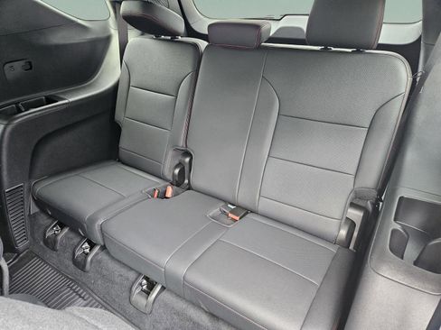 Used 2024 Chevrolet Traverse RS w/ LPO, Floor Liner Package FWD image 28