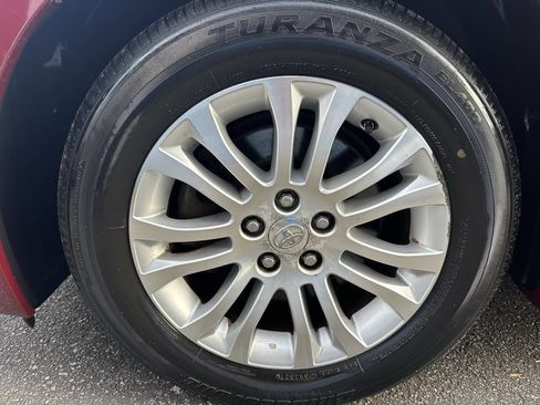 Used 2011 Toyota Sienna XLE image 24