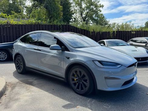 Used 2022 Tesla Model X Plaid image 2