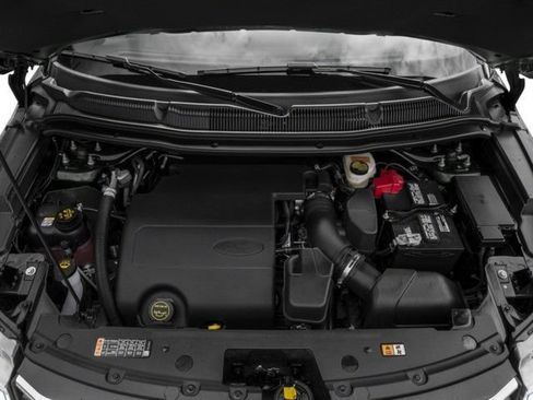 Used 2017 Ford Explorer XLT w/ Equipment Group 201A FWD image 8