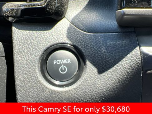 Used 2025 Toyota Camry SE FWD image 15
