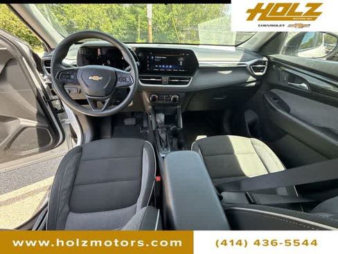 Certified 2025 Chevrolet TrailBlazer LS w/ LS Convenience Package FWD image 19