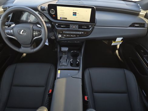 New 2025 Lexus ES 350 w/ Premium Package image 18