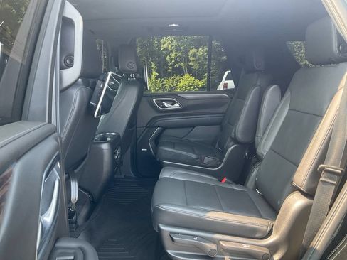 Used 2021 Chevrolet Tahoe Z71 w/ Z71 Off-Road Package AWD/4WD image 14