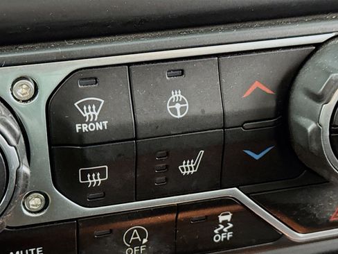 Used 2022 Jeep Wrangler Unlimited Sport AWD/4WD image 3