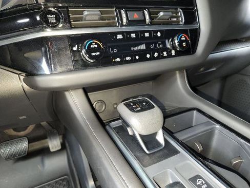Certified 2025 Nissan Pathfinder SL AWD/4WD image 20