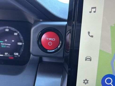 Used 2025 Toyota Tacoma TRD Off-Road AWD/4WD image 28
