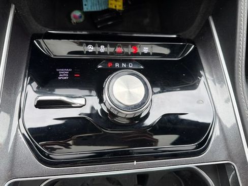 Used 2023 Jeep Wagoneer 4WD w/ Premium Group I image 16
