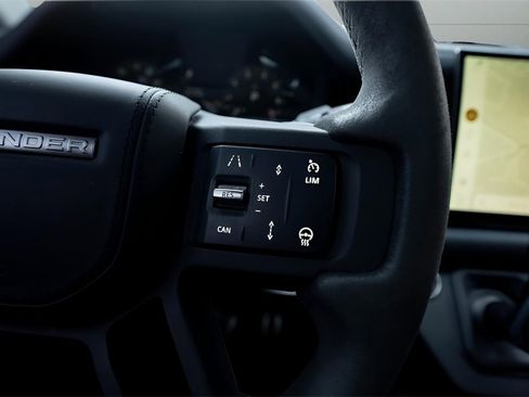 Used 2023 Land Rover Defender 110 V8 image 23