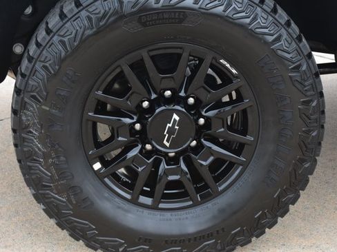 New 2026 Chevrolet Silverado 2500 ZR2 w/ LPO, Dark Essentials Package AWD/4WD image 11