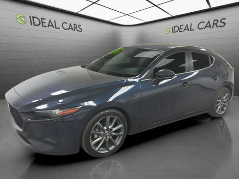Used 2022 MAZDA MAZDA3 s FWD image 1