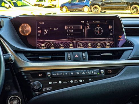 Used 2019 Lexus ES 350 w/ Premium Package image 16