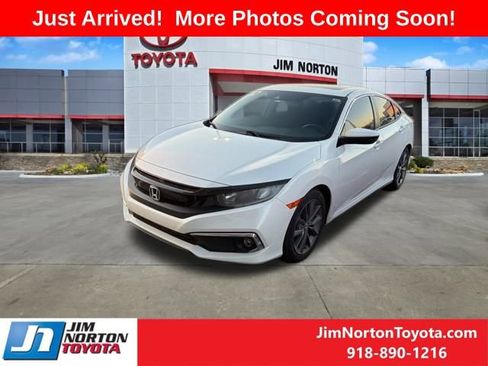 Used 2019 Honda Civic EX image 2