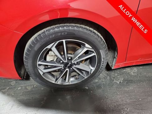 Used 2022 Kia Forte LXS w/ LXS Technology Package image 7