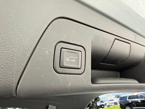 Used 2023 Buick Envision Avenir AWD/4WD image 8