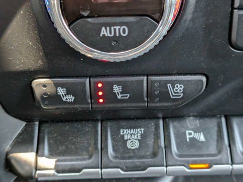 Used 2022 GMC Sierra 3500 AT4 w/ AT4 Preferred Package AWD/4WD image 27