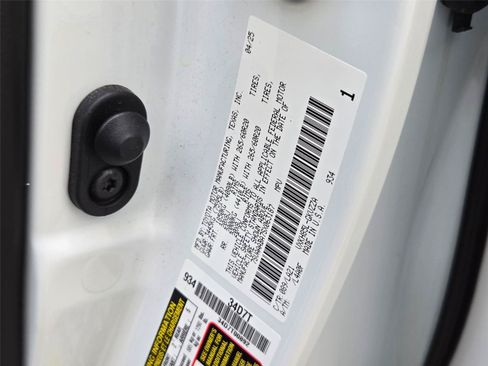 Used 2025 Toyota Sequoia Platinum AWD/4WD image 38