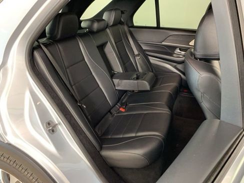 Used 2022 Mercedes-Benz GLE 350 4MATIC w/ Premium Package image 37