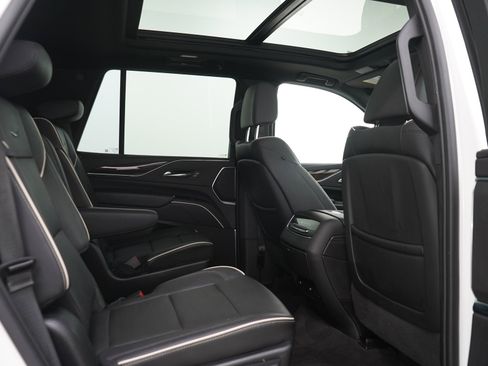Used 2023 Cadillac Escalade Premium Luxury AWD/4WD image 14