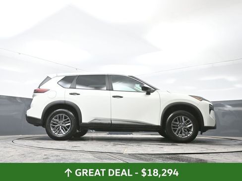Used 2024 Nissan Rogue S image 50