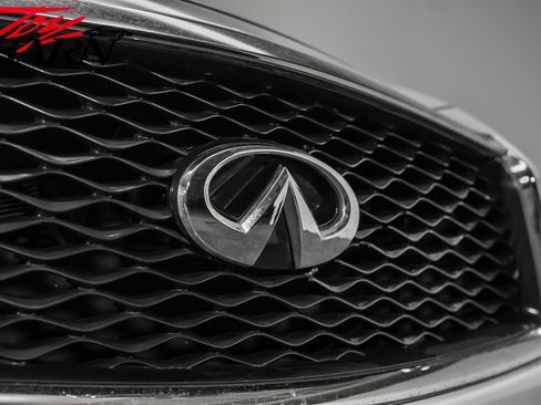 Used 2018 INFINITI Q50 Luxe w/ Essential Package (3.0T Luxe) image 9