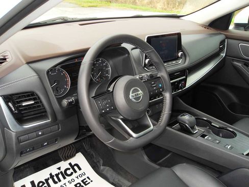 Used 2021 Nissan Rogue SV w/ Premium Package image 29