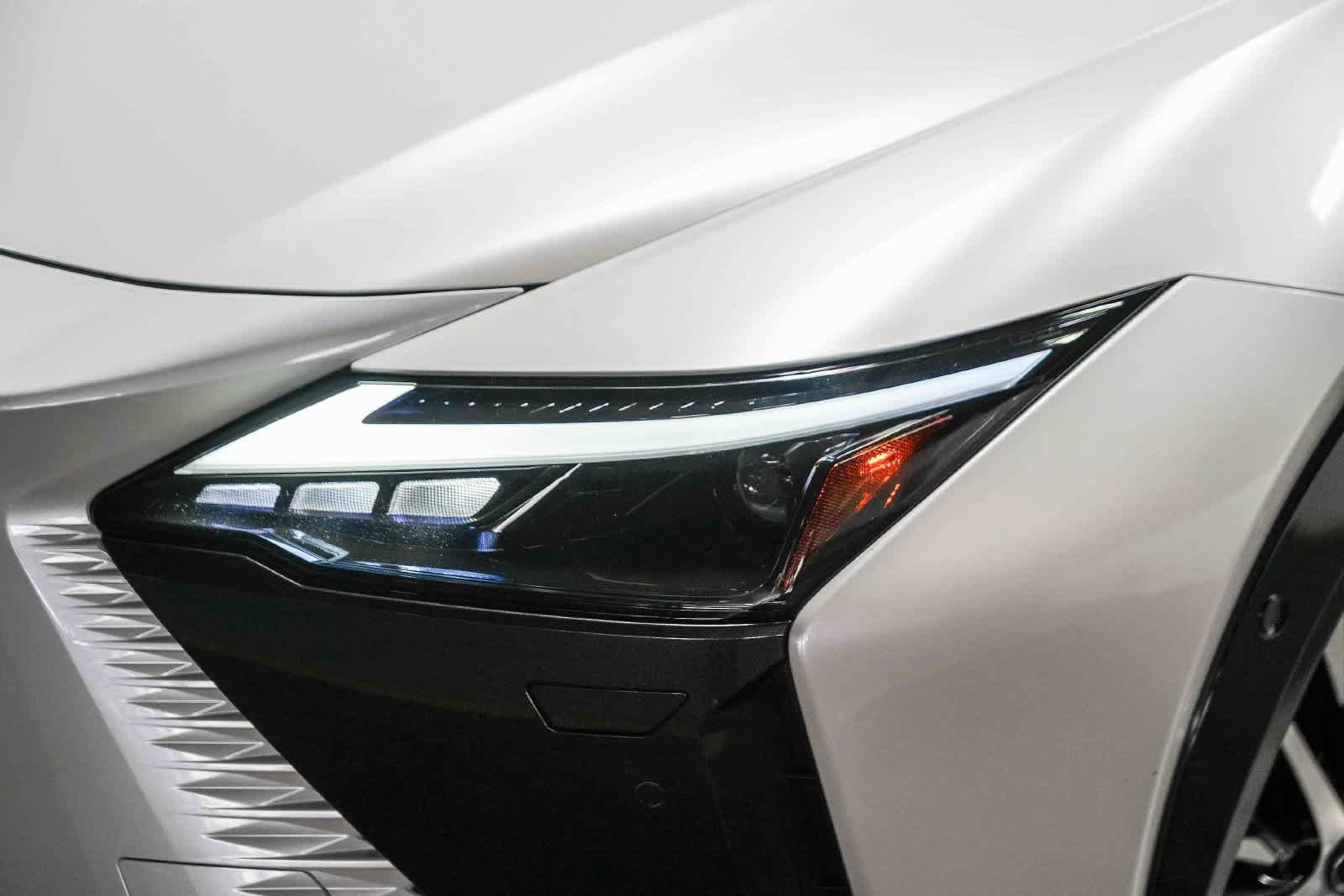 Used 2023 Lexus RZ 450e Premium w/ Technology Package AWD/4WD image 3